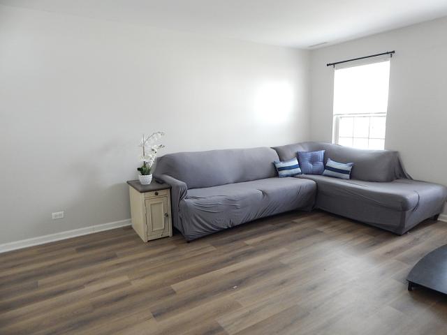 Condo for sale in North Aurora, Illinois