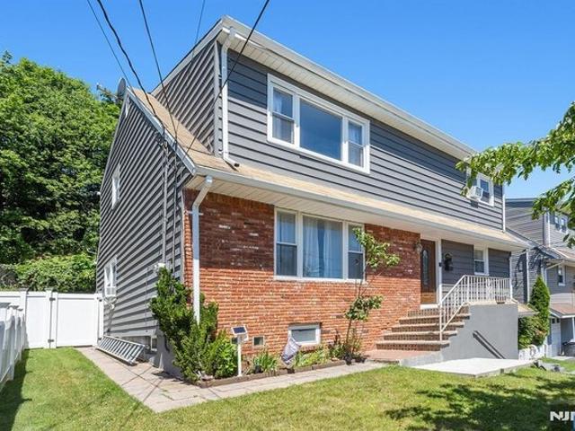 House for sale in Lodi, New Jersey