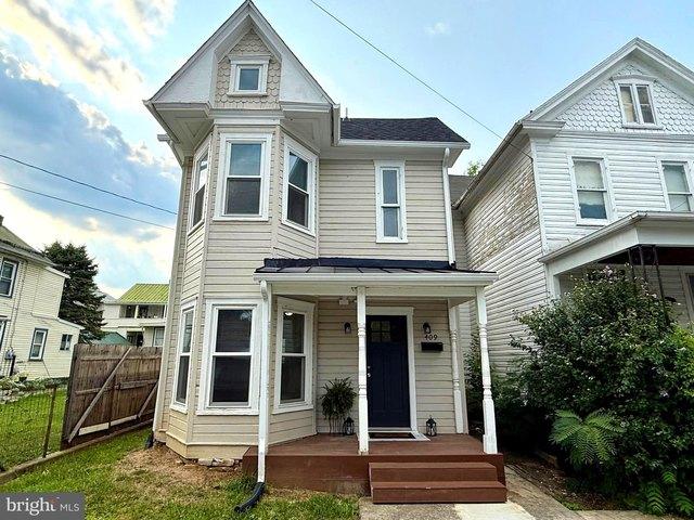 House for sale in Falling Waters, West Virginia
