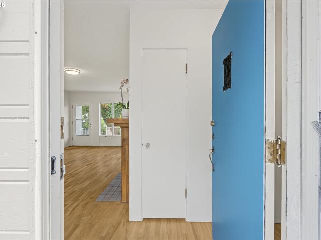 House for sale in Elyville, Oregon City