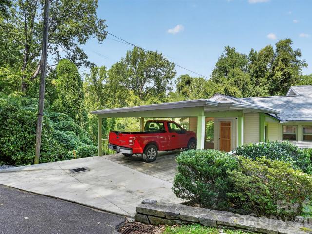 House for sale in Tryon, Polk County