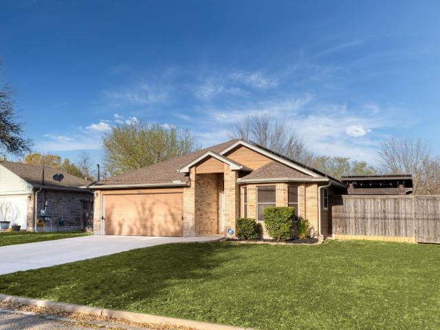 House for sale in Thrall House for sale in Thrall