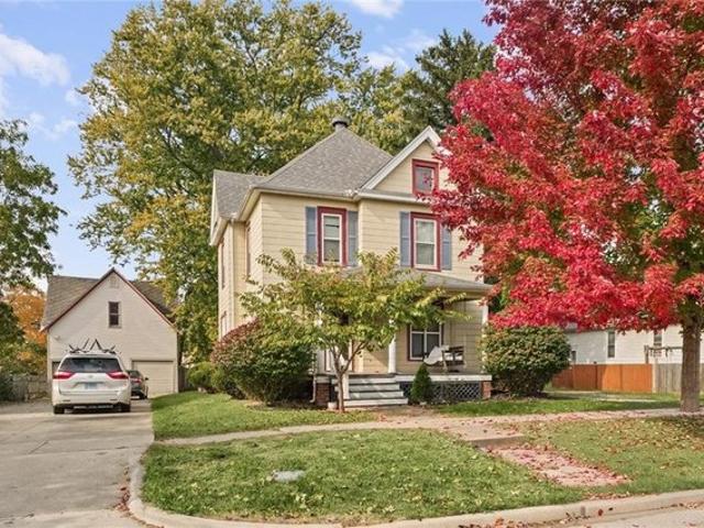 House for sale in Clinton, DeWitt County