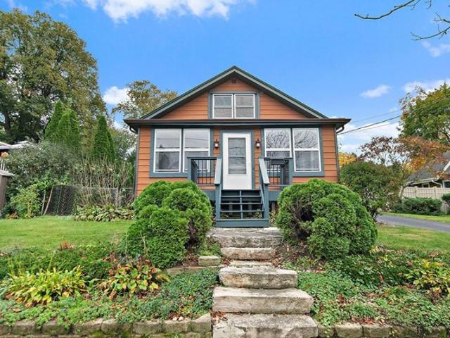 House for sale in Algonquin, McHenry County