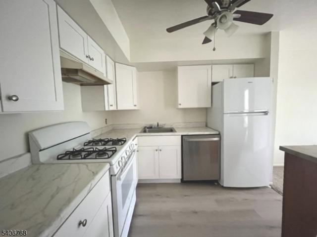 Townhouse for sale in Glen Gardner, New Jersey