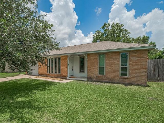 House for sale in Friendswood