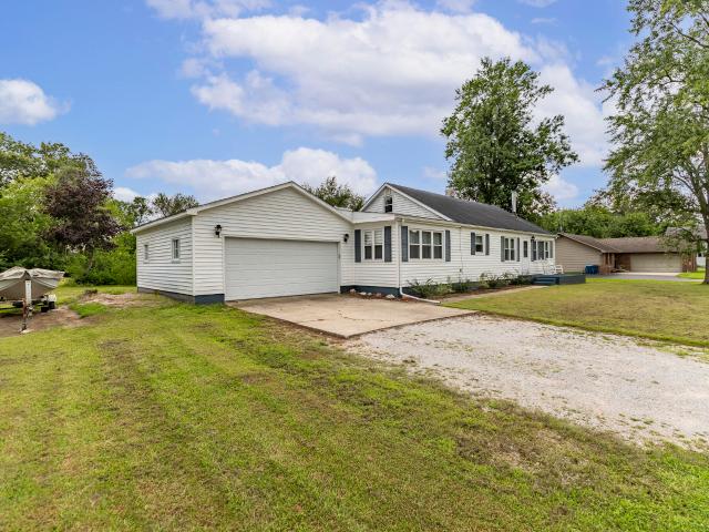 House for sale in Demotte, Indiana