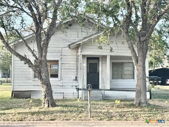 House for sale in Yoakum, DeWitt County