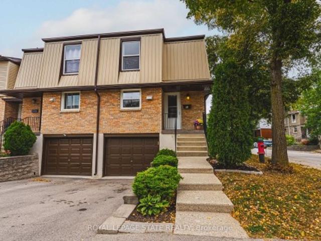 Townhouse for sale in Ancaster, Ontario