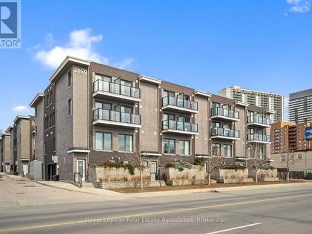 Townhouse for sale in Woburn, Ontario