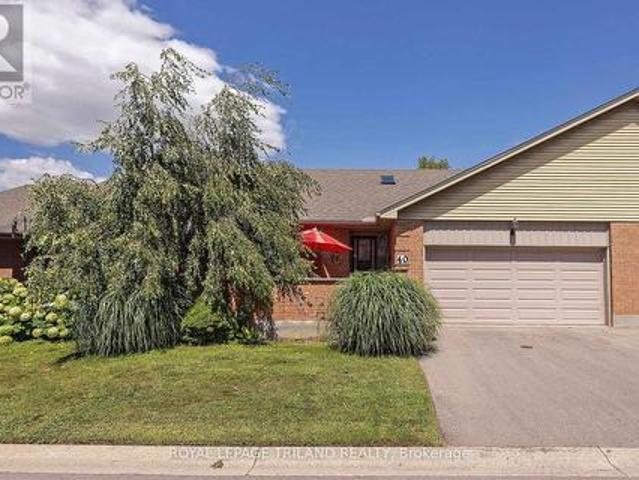 Townhouse for sale in Arva, Ontario
