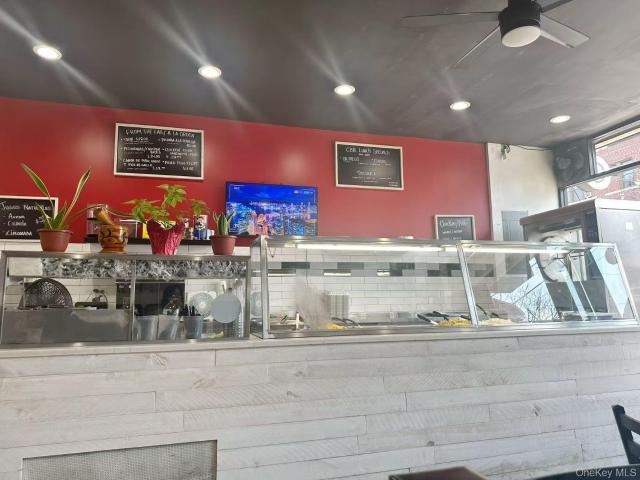 Commercial for sale in Corona