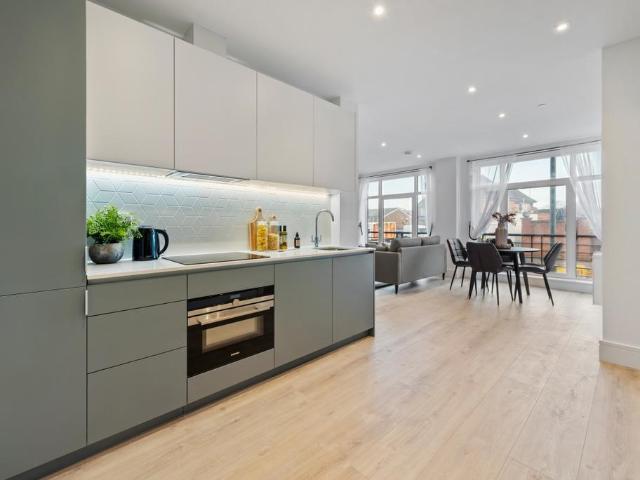 House for rent in Row Town, Surrey