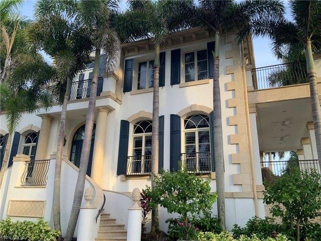 House for sale in Old Naples, Naples