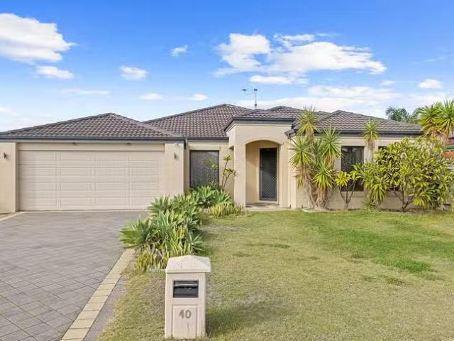 House for rent in Lakelands