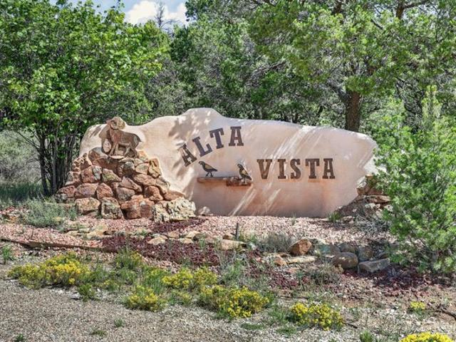 Land for sale in Tijeras, Bernalillo County