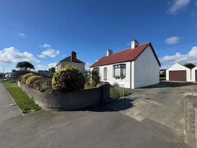 House for sale in Ballymartin
