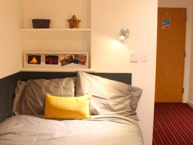 Room for rent in Bede Island, Old Wharf