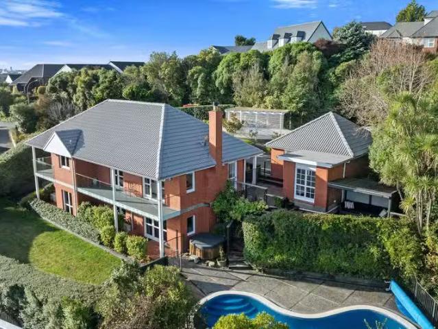 House for sale in Chaslands, Canterbury