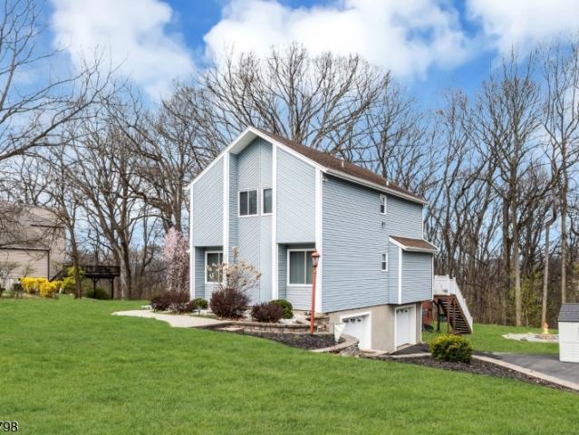 House for sale in Hampton, New Jersey