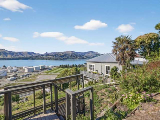 Land for sale in Little Akaloa, Canterbury