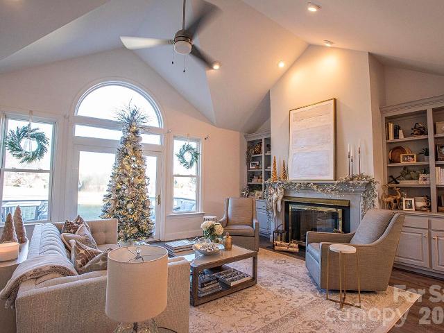 House for sale in Horse Shoe, North Carolina