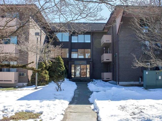 Condo for sale in Stratford, Connecticut