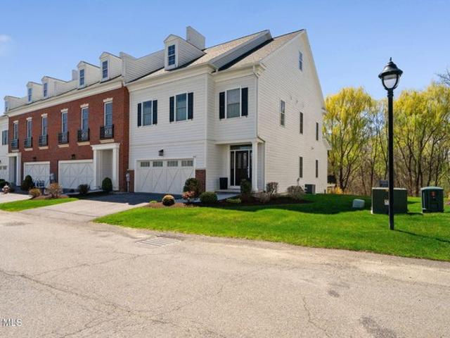 Townhouse for sale in Colonie, New York