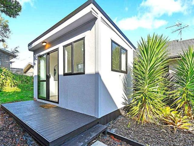 House for sale in Oratia