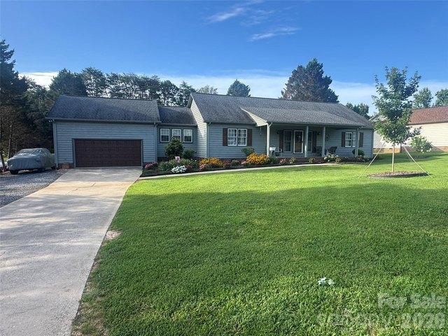 House for sale in Hiddenite, North Carolina