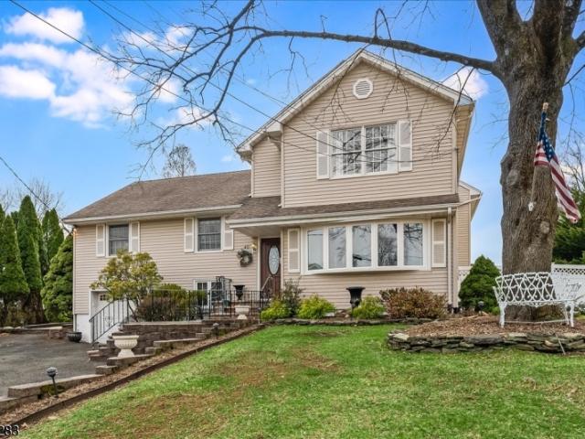House for sale in Cedar Grove, New Jersey