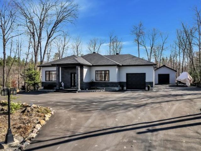 House for sale in Les Collines-de-l'outaouais, Quebec