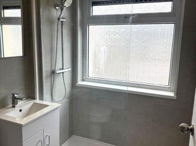 Apartment for rent in Holywood