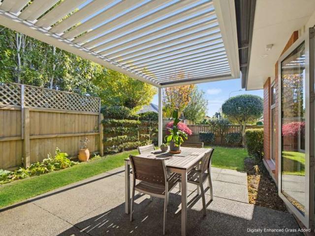 House for sale in Chaslands, Canterbury