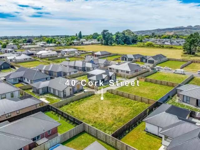 House for sale in Chaslands, Canterbury