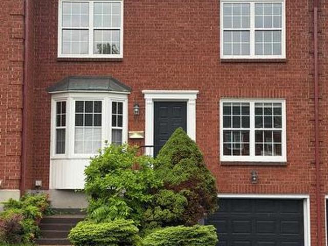 Townhouse for sale in Elizabethtown, Ontario