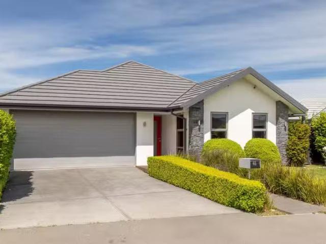 House for sale in Chaslands, Canterbury