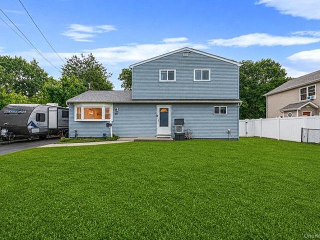 House for sale in Bohemia, New York