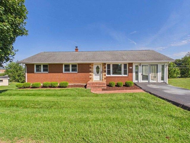 House for sale in Newcomb Heights, Christiansburg