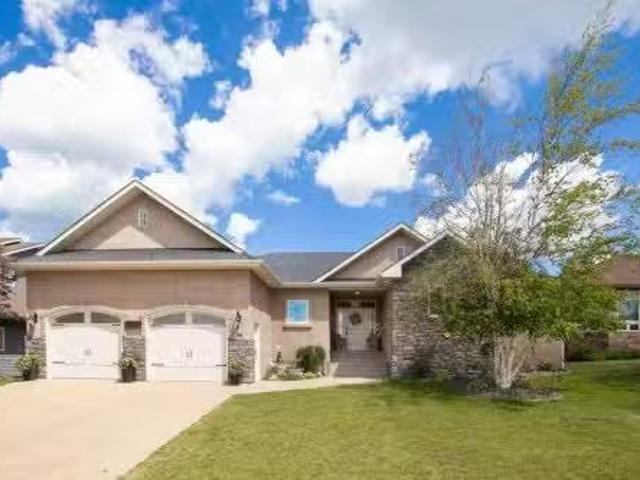 House for sale in Sylvan Lake