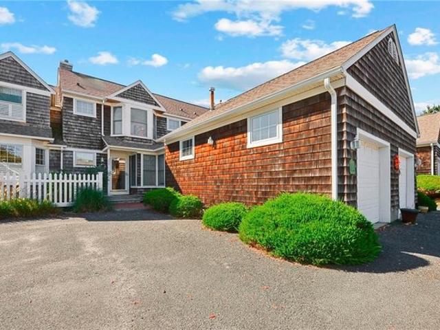 Townhouse for sale in Narragansett, South County