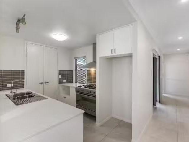 House for rent in Mount Louisa, Queensland