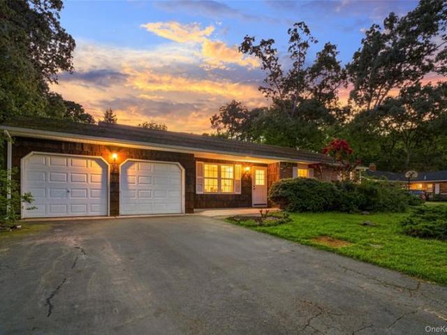 House for sale in Stony Brook, Town of Brookhaven