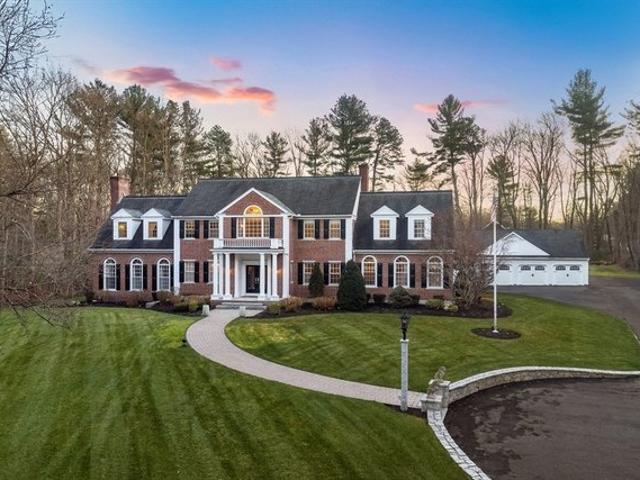 House for sale in Chelmsford, Massachusetts