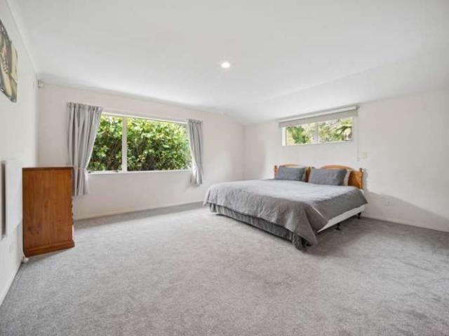 House for sale in Oratia
