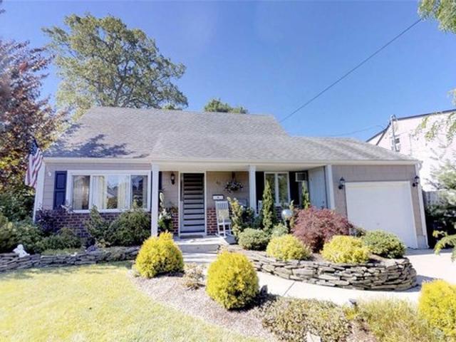 House for sale in North Babylon, Town of Babylon