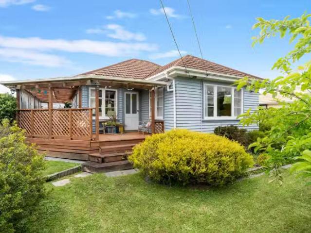 House for sale in Pauatahanui, Wellington