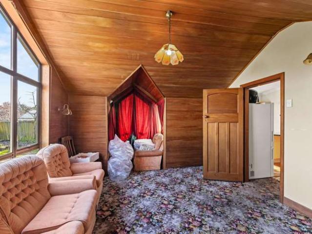 House for sale in Chaslands, Canterbury