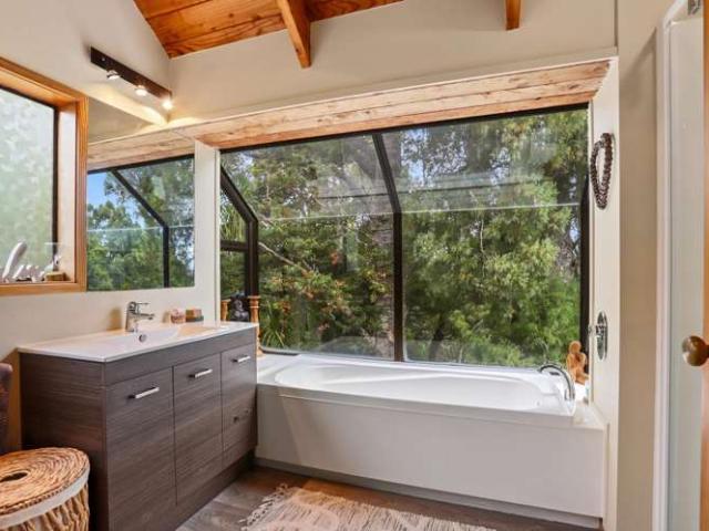 House for sale in Oratia
