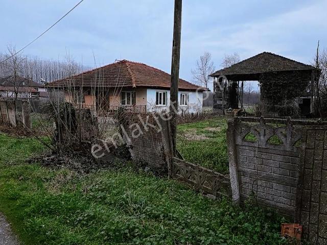 Akyazi, Sakarya içerisinde satılık Villa